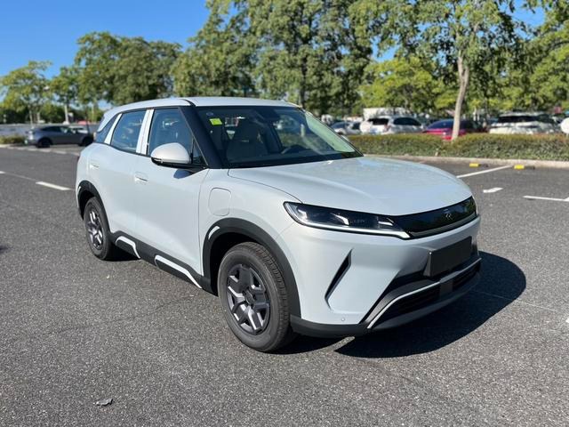 Yuan UP 2025 model, 301km